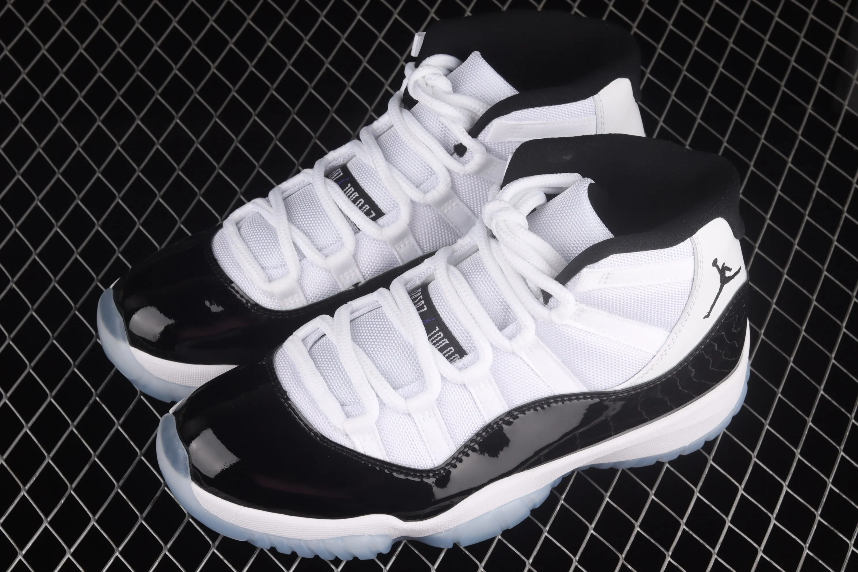 All categories Air Jordan Jordan series basketball shoes Air Jordan 11 F version Air Jordan 11Concord aj11 Concord black and white replica basketball shoes 378037-100